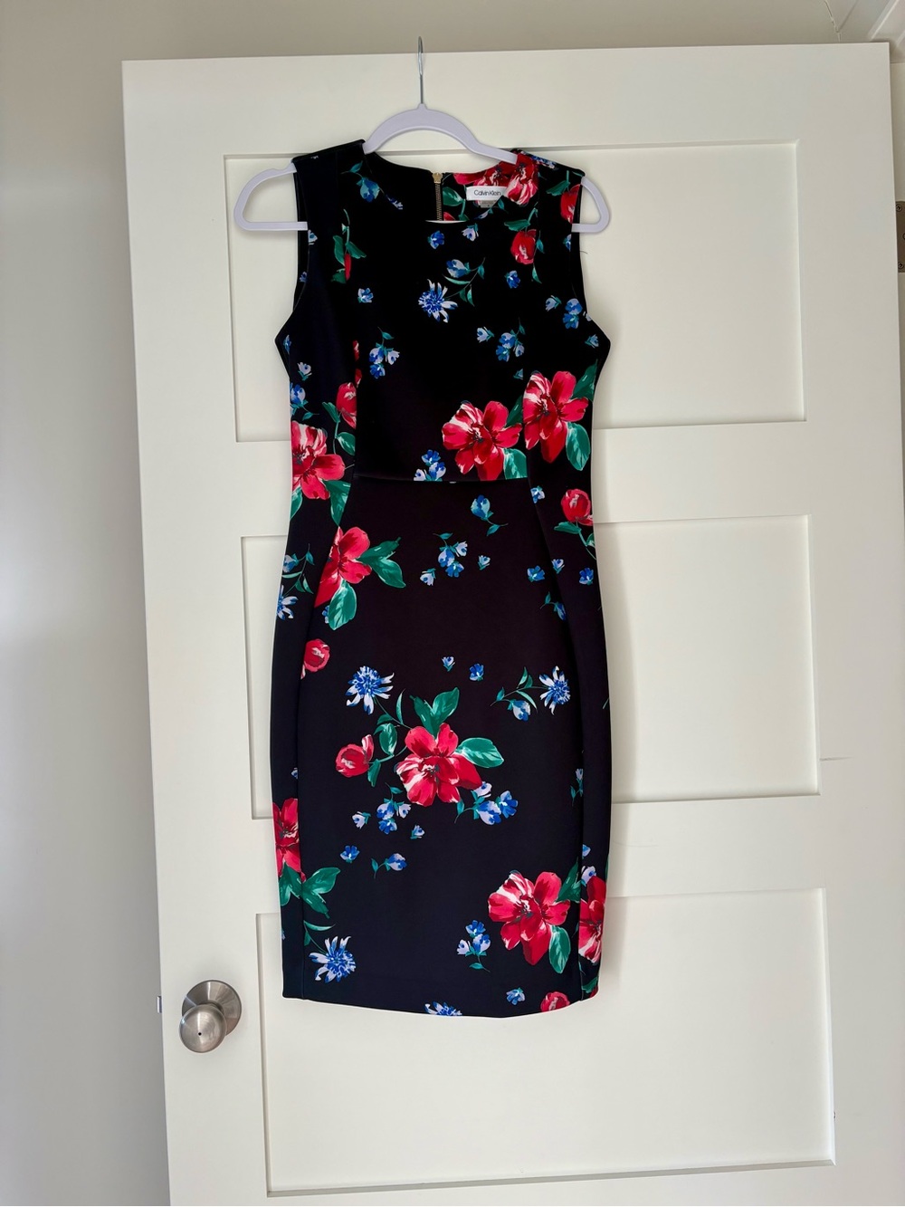 Calvin Klein Black Floral Sheath Dress - Sleek Sleeveless Pencil Dress